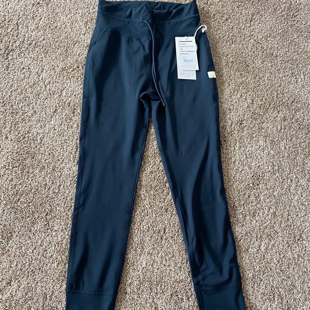 Vuori Daily Legging size small